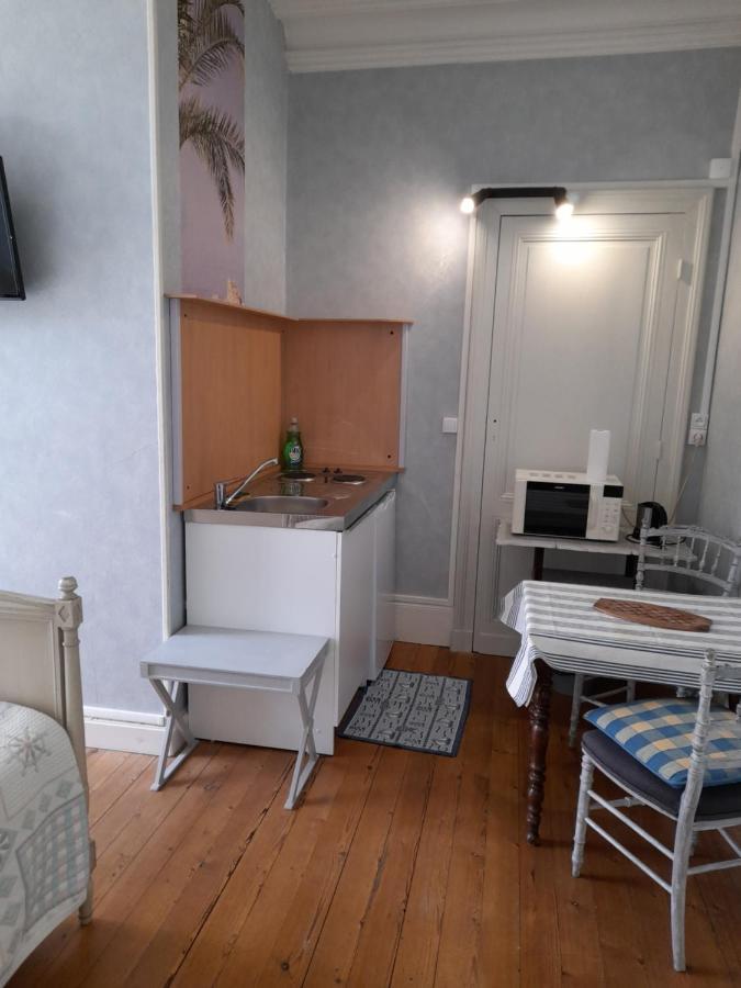Chambres & Studios Chateau Saint Vincent Bazas Εξωτερικό φωτογραφία